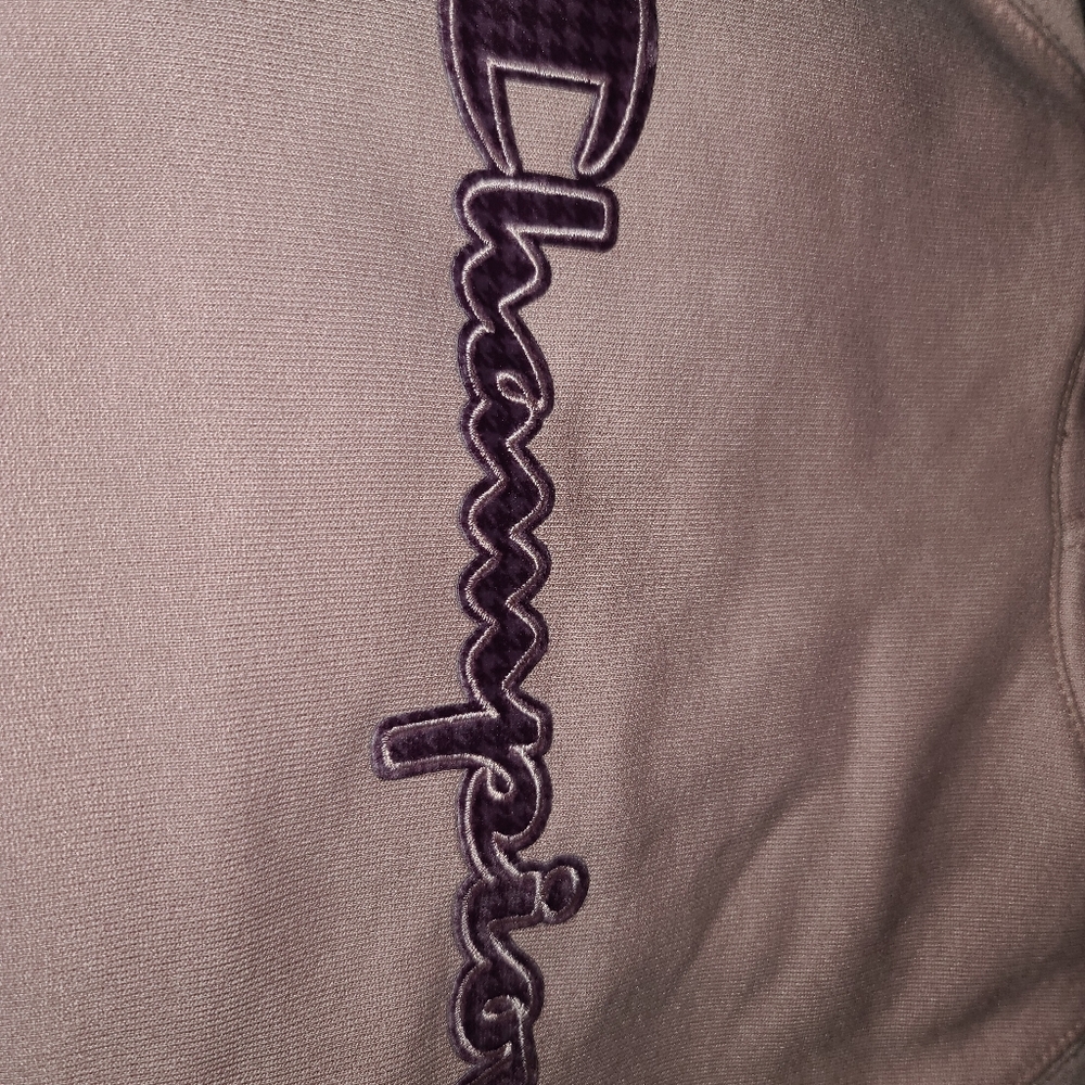 Champion Sweater - Picture 11 of 12